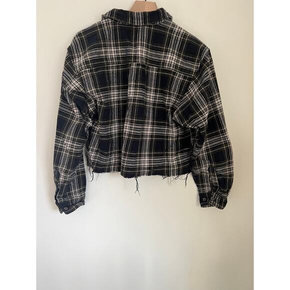 Moose Creek Altered Distressed Cropped Plaid Flannel - Picture 4 of 4